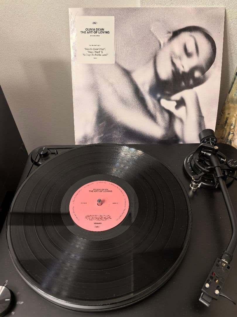 Olivia Dean_ The Art of Loving LP 輸入盤