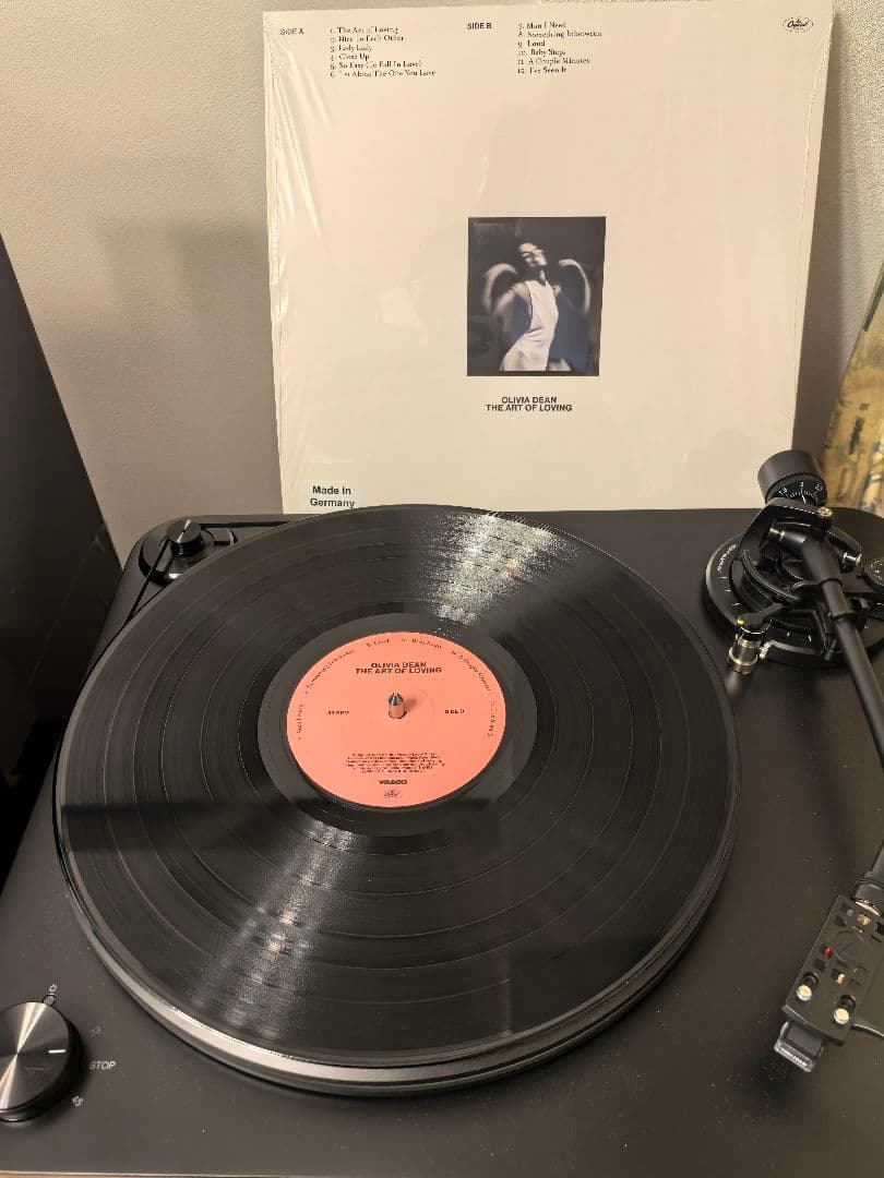 Olivia Dean_ The Art of Loving LP 輸入盤