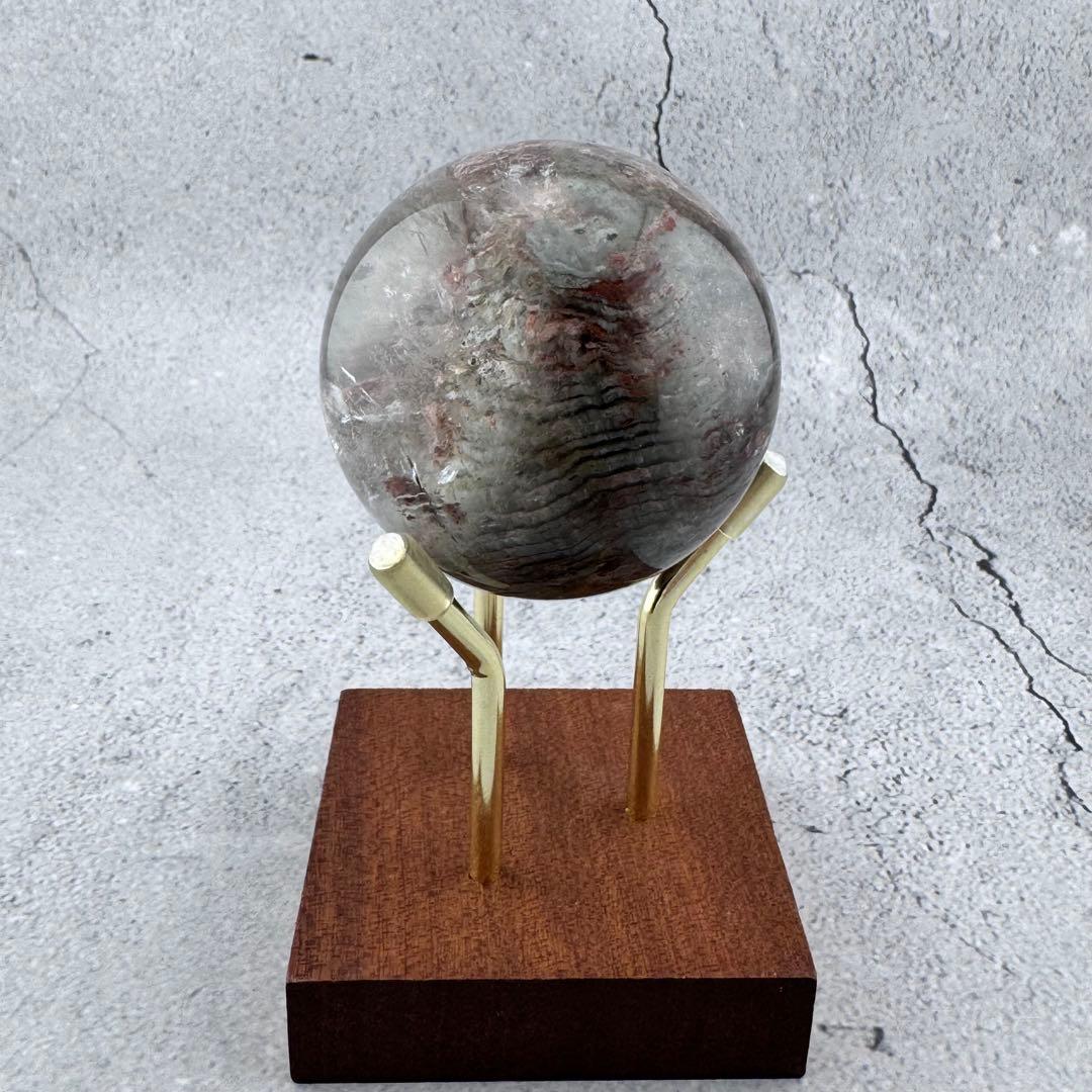 M-47天然ガーデンクォーツ 丸玉 地層模様 内包物が美しいスフィア 53mm