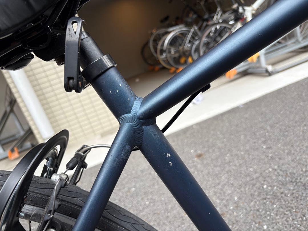 最終値下げ⭐️ NESTO VACANZE 6061 軽量クロスバイク　紺