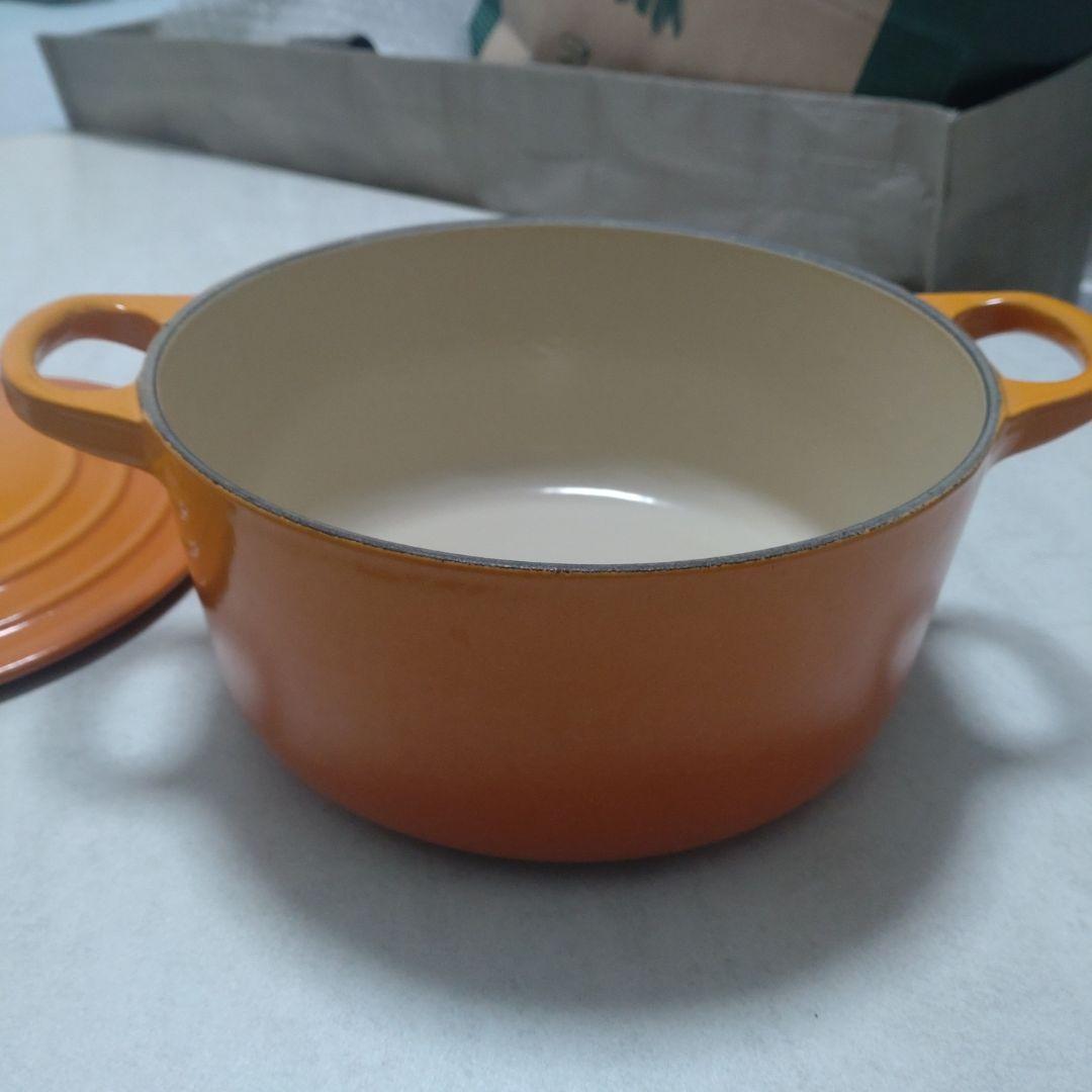 LE CREUSET 両手鍋 オレンジ　18cm