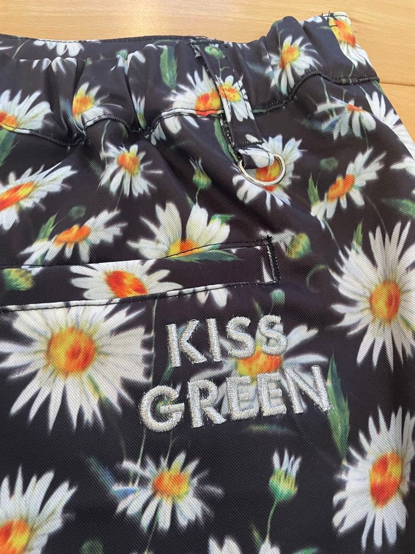 【新品未使用タグ付き】kiss on the green 花柄　セットアップ　L
