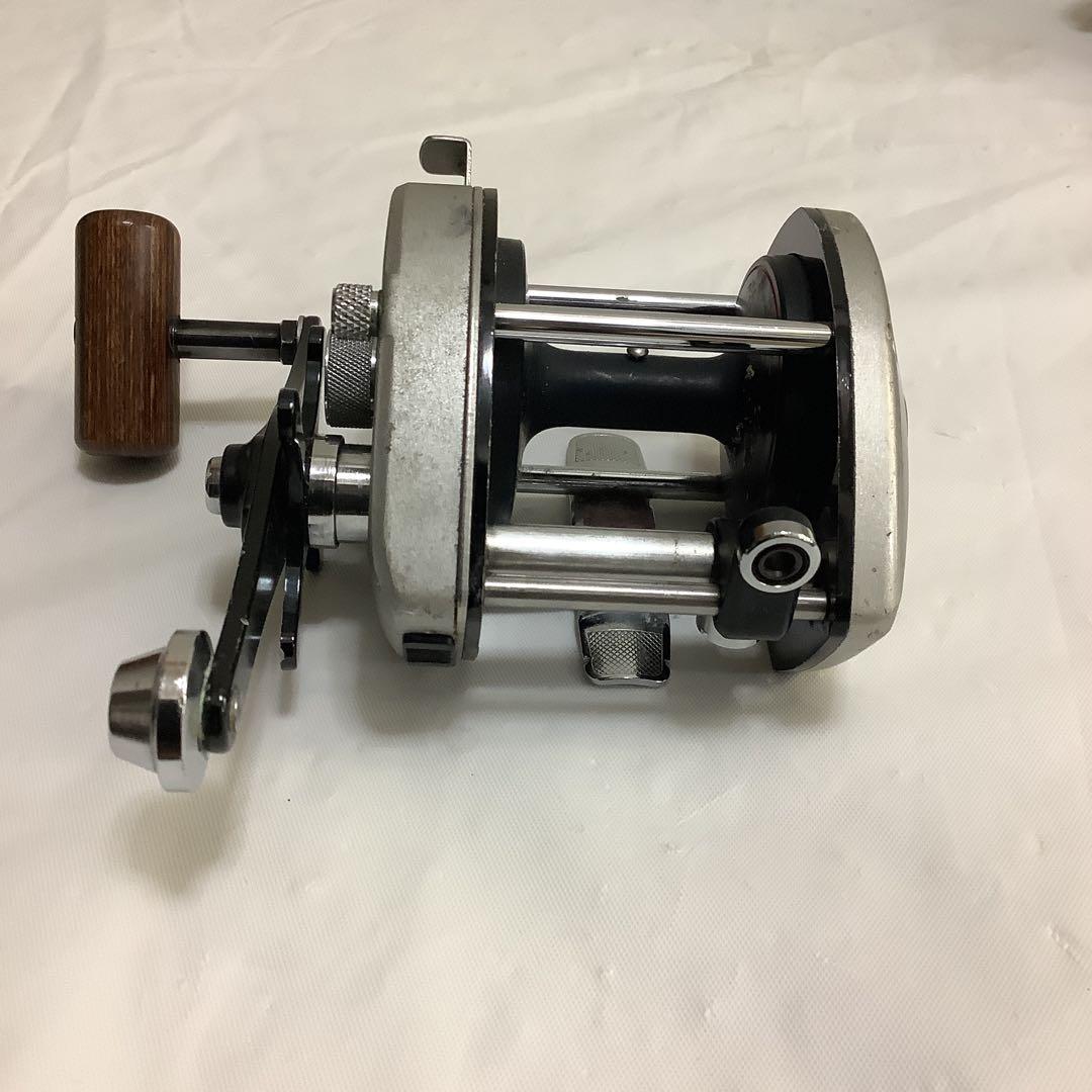 8128⑥スピニングリール 中古　3種類　まとめ売り