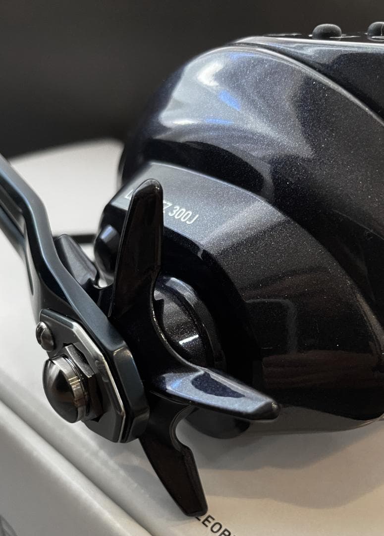 ほぼ未使用！ダイワ 電動リール レオブリッツ 300J 右ハンドル 23年モデル