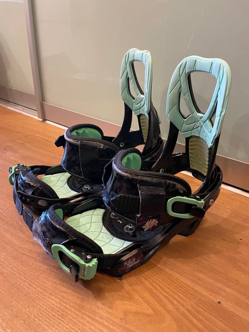 Salomon スノーボード LARK 144cm バインディング付き 女性用