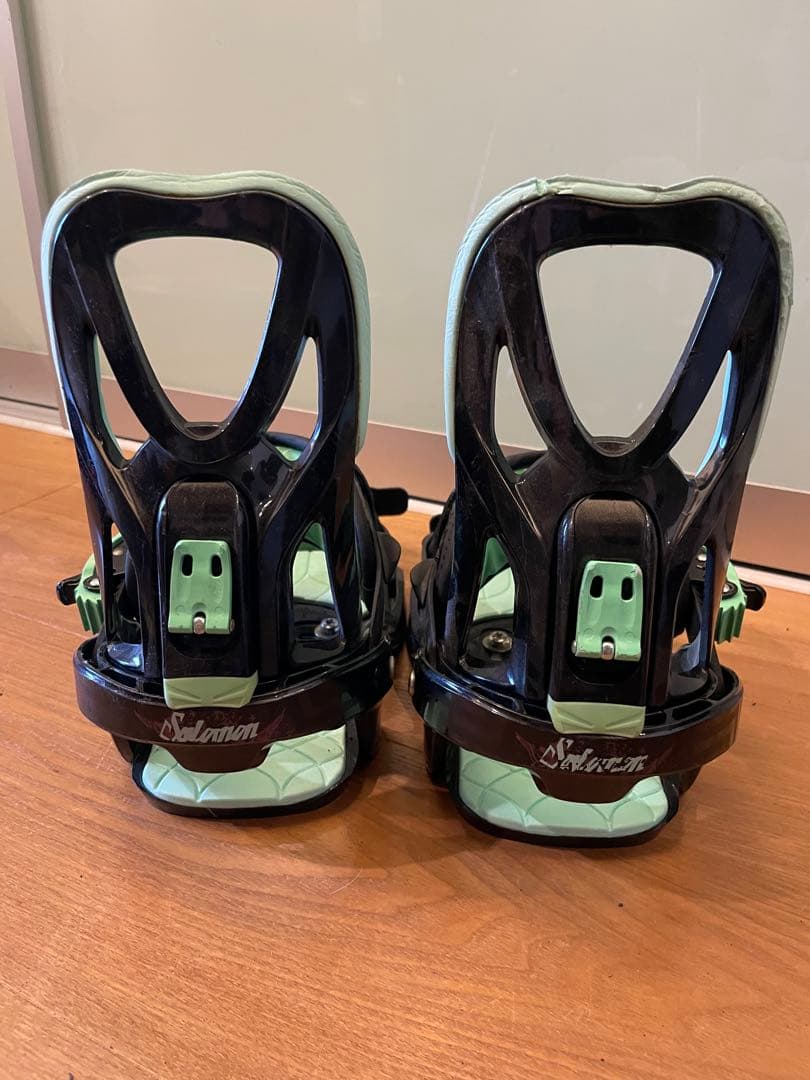 Salomon スノーボード LARK 144cm バインディング付き 女性用