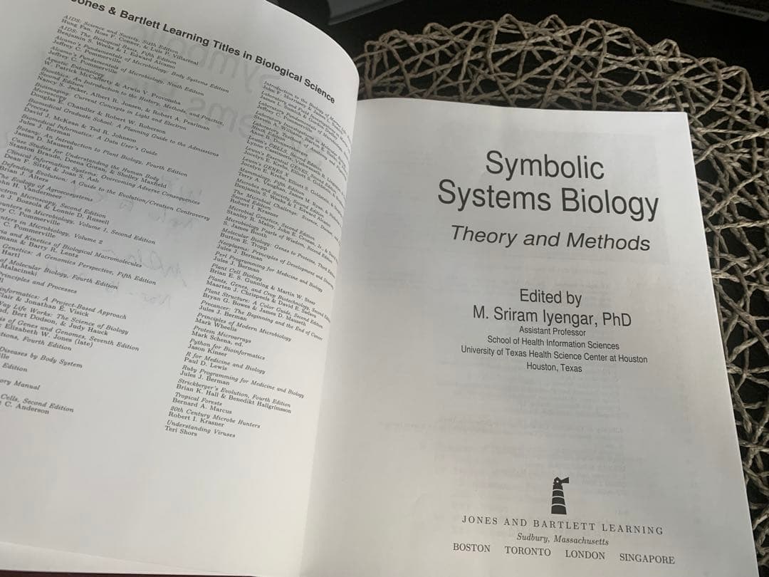 洋書 SYMBOLIC SYSTEMS BIOLOGY Hardcover