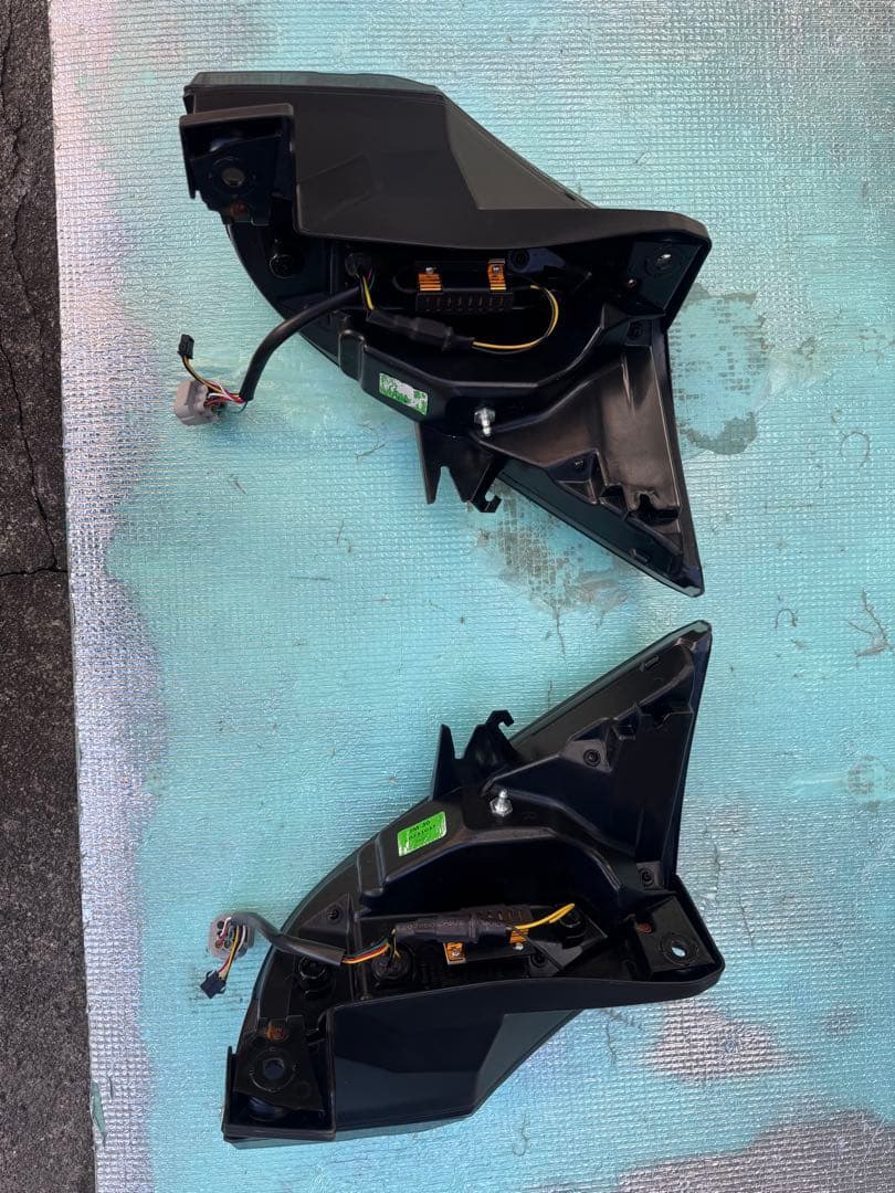 90系ノア/ヴォクシー　LEDテールランプ