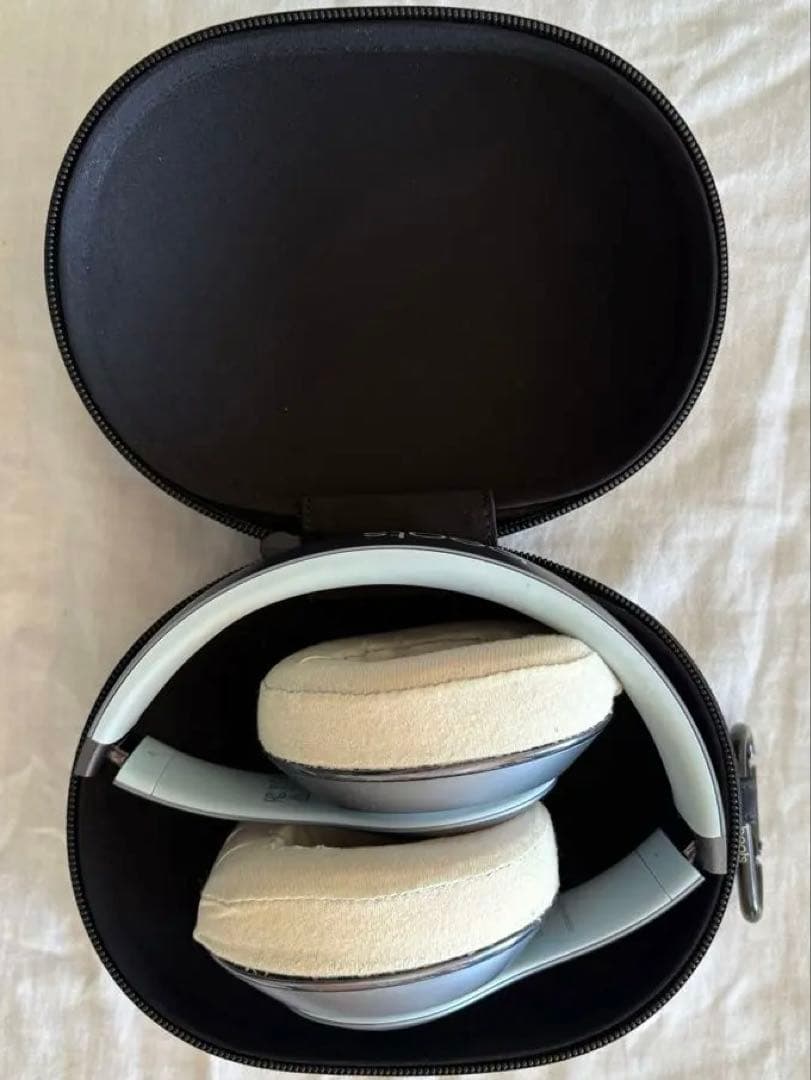 超￼美品 希少カラー Beats Studio Wireless メタリック