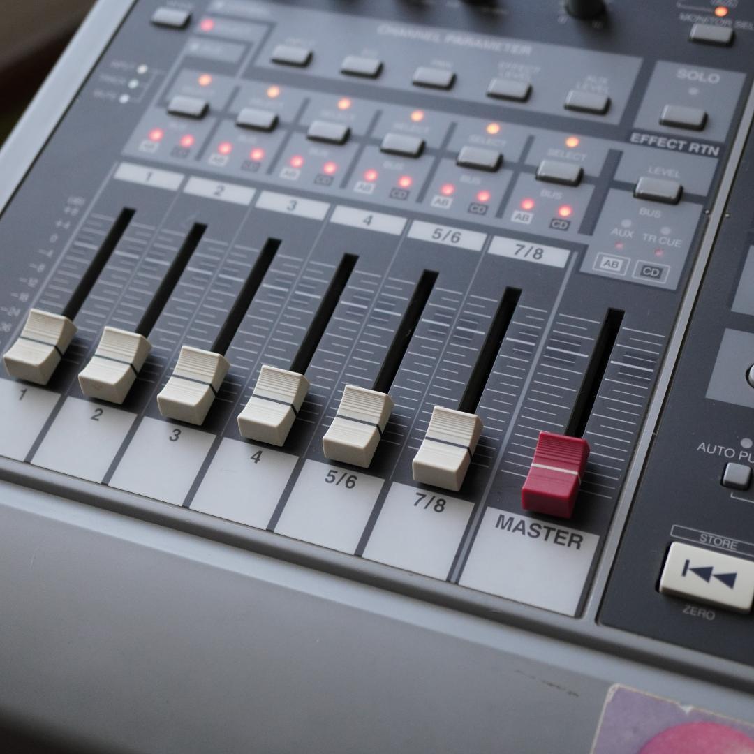 Roland VS-840EX (+CFディスクドライブ)