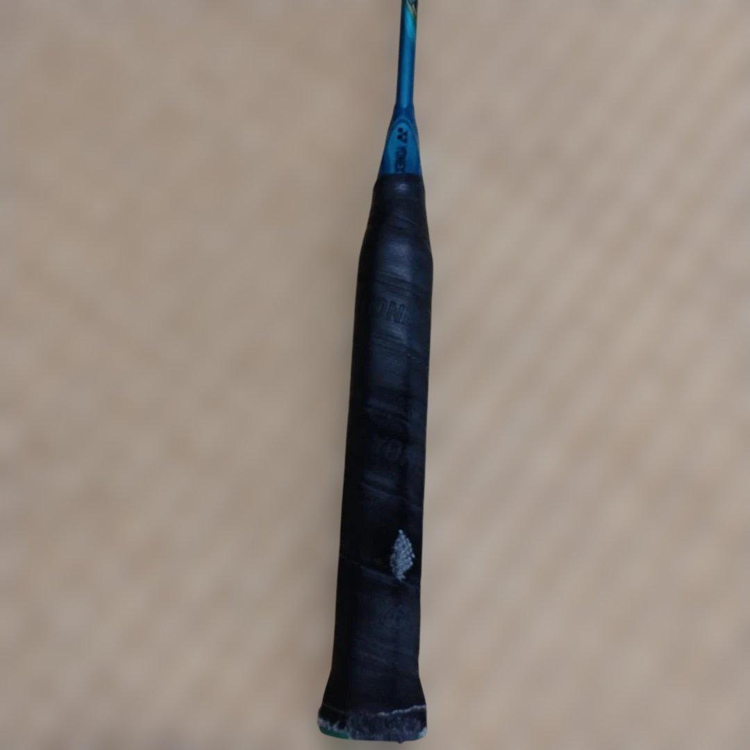 YONEX製バドミントンラケット アストロックス88Sプロ、ラケットケース付き。