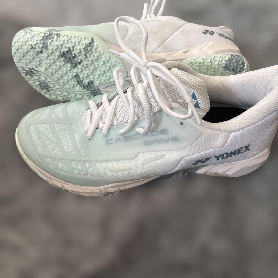 ヨネックスバドミントンシューズカスケードドライブ　26.5