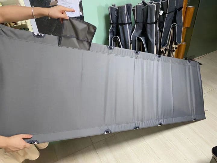 値下げ！　簡易ベッド　アウトドアベッド　軽量　コンパクト　４色から選べます！
