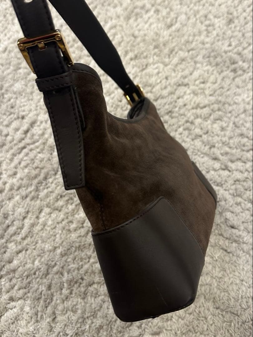 ロエベショルダーバッグ