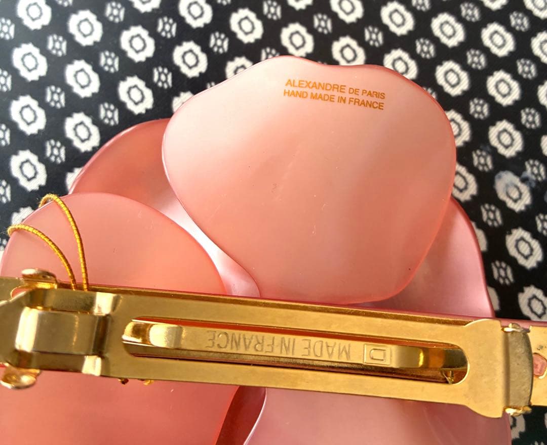 ALEXANDRE DE PARIS バレッタ　カメリア