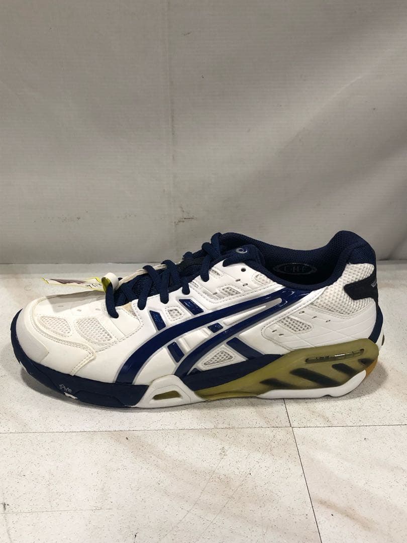 八5572【未使用品】バレーボールシューズ　アシックス　　サイズ26cm