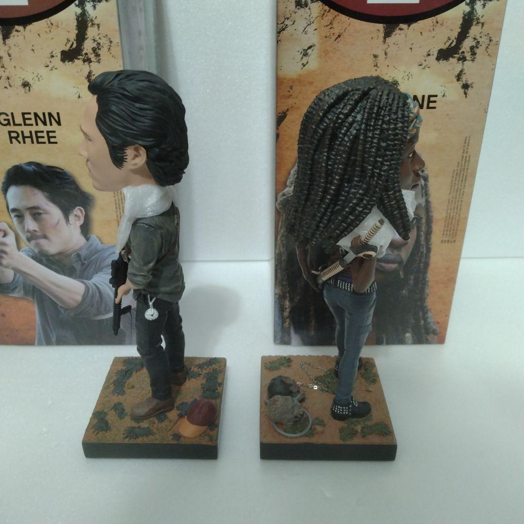 ウォーキングデッド　ボブルヘッド　フィギュア２体