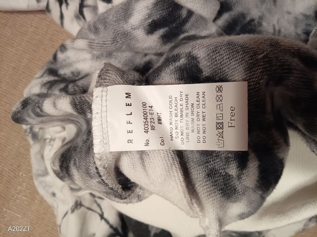 「REFLEM」レフレム レースアップうさ耳ジップパーカー (ホワイト•グレー)