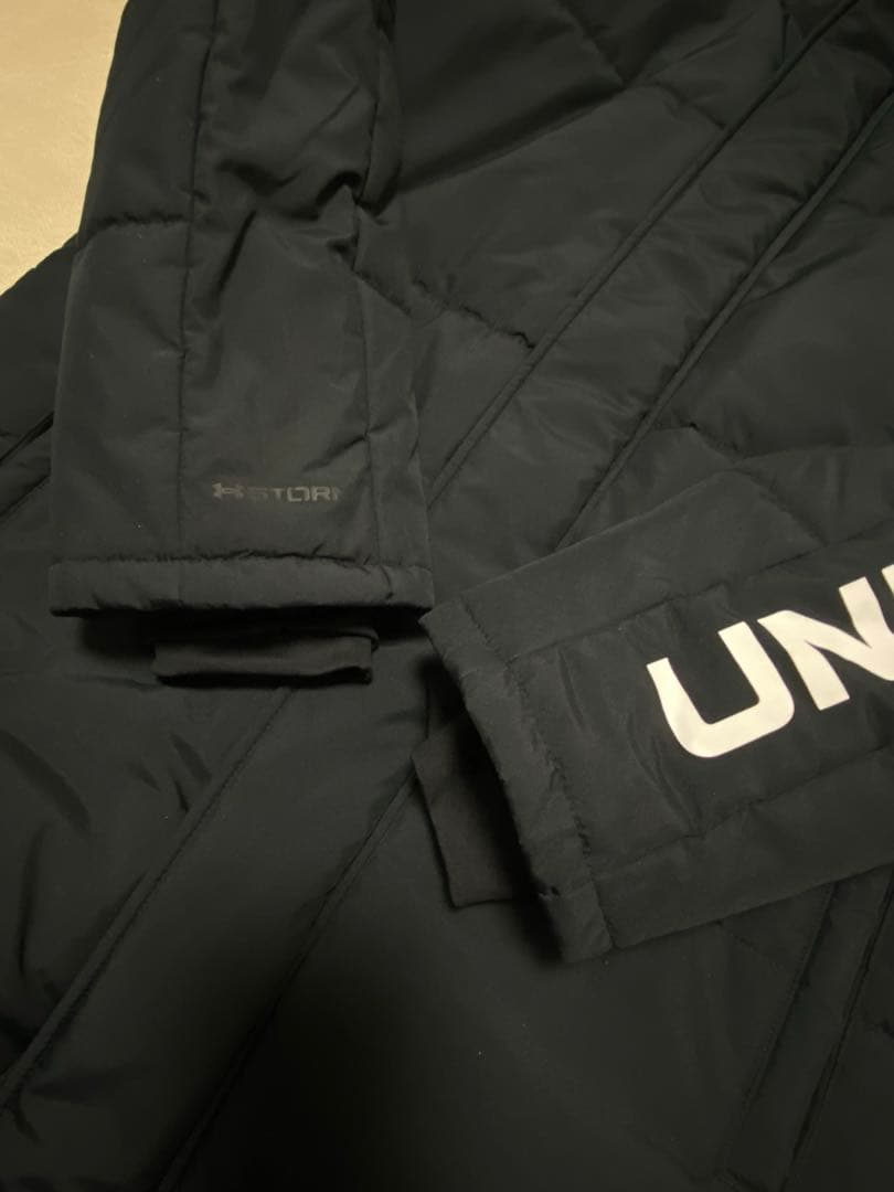 アンダーアーマー　ロング ベンチコート　ジャケット　1388242 2025 黒