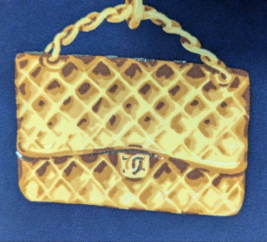 シャネル　チャームモチーフ　赤×紺×ゴールド