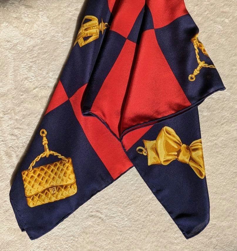 シャネル　チャームモチーフ　赤×紺×ゴールド