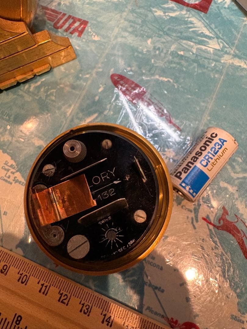 ユニバーサルジュネーブ　電磁置き時計