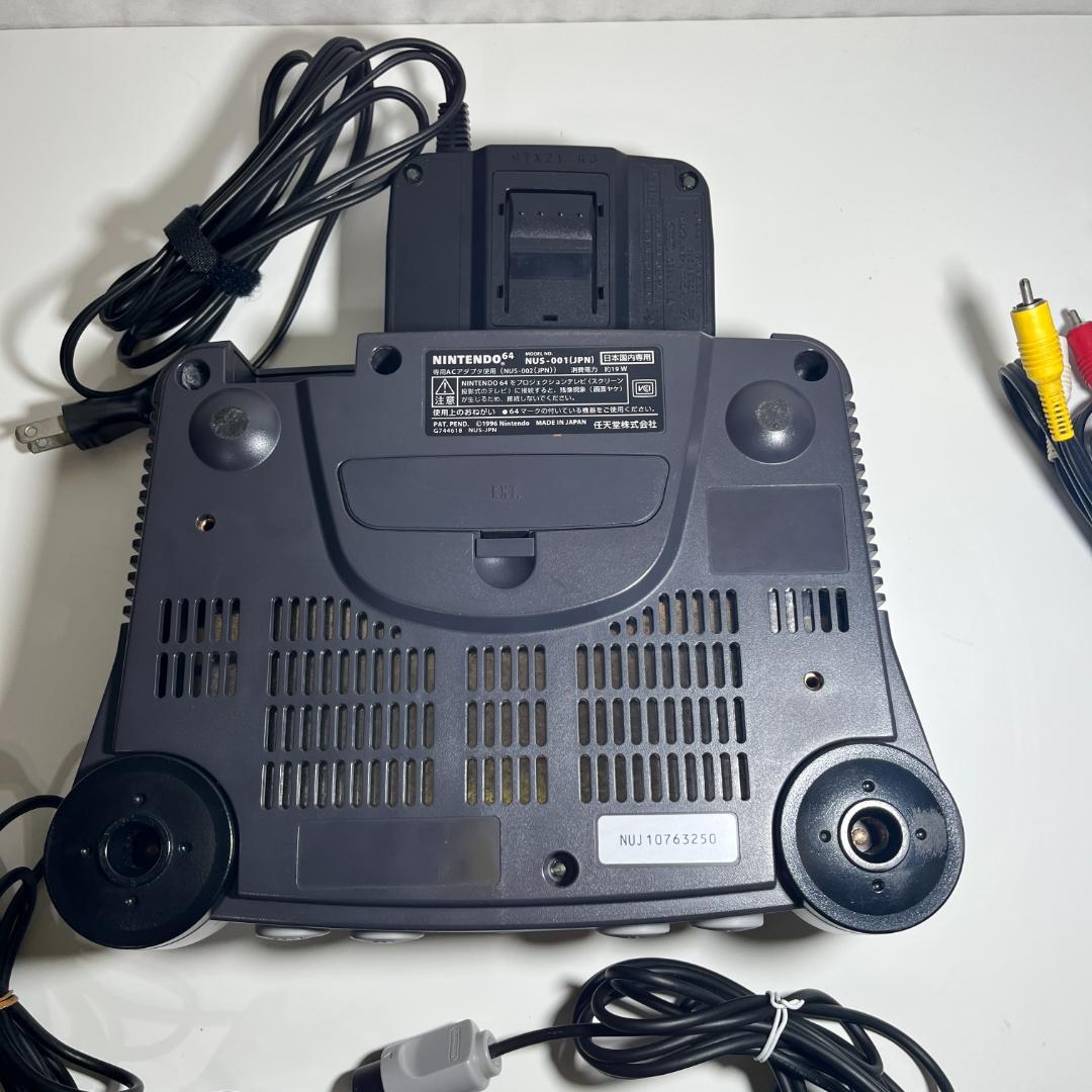 NINTENDO64本体／黒／動作確認済／コントローラ２本／ソフト４本セット