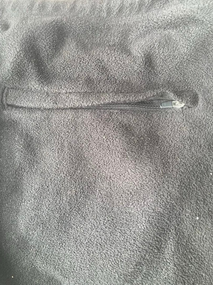 LUZ e SOMBRAのパーカーとパンツ