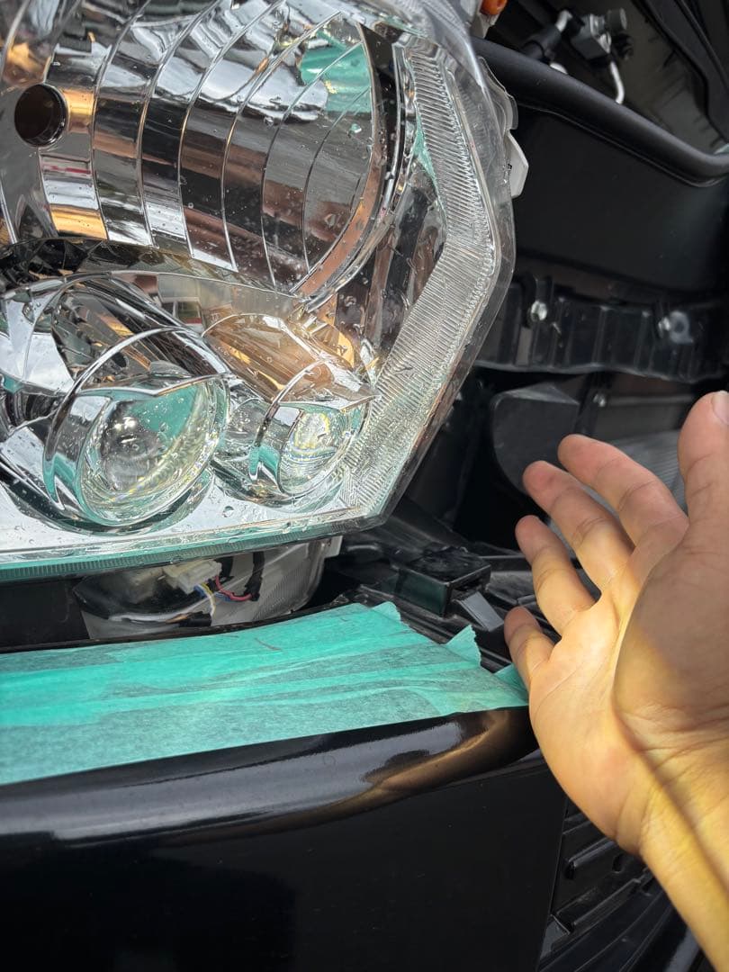 あーにや送料込　ハイエース　純正　LED ヘッドライト　コンピュータ付