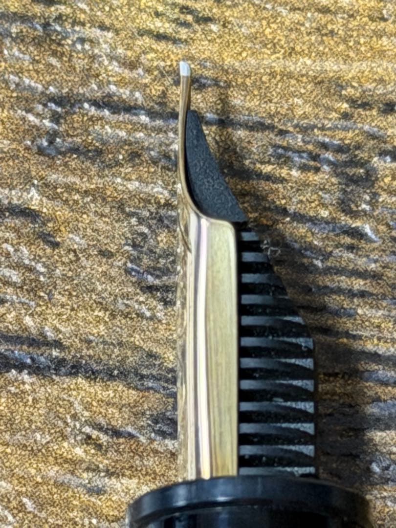 新品未使用　18C 全金　エボナイトペン芯　146 モンブラン　万年筆　EF