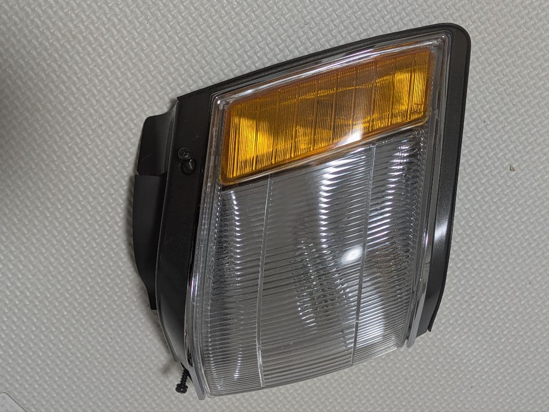 ♦稀少TOYOTA/マークII純正右コーナーランプGX70/GX71未使用品