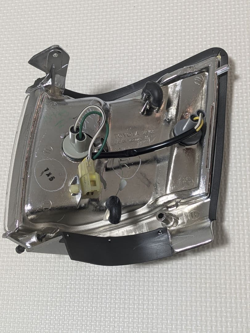 ♦稀少TOYOTA/マークII純正右コーナーランプGX70/GX71未使用品