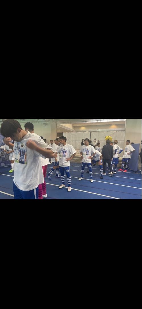 【希少美品】 モンテディオ山形　藤本佳希 選手 直筆 サイン入り Tシャツ