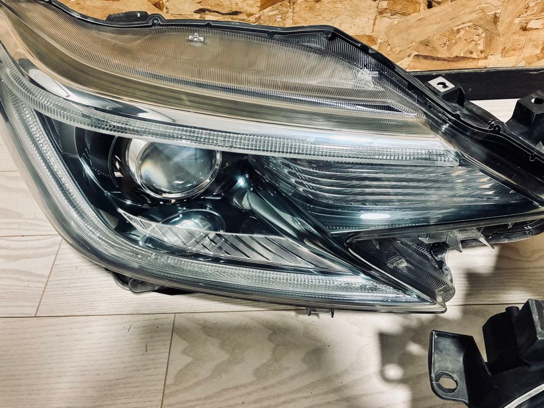 いつもさん専用　美品　マークX 純正HIDヘッドライト　レンズクリア塗装品