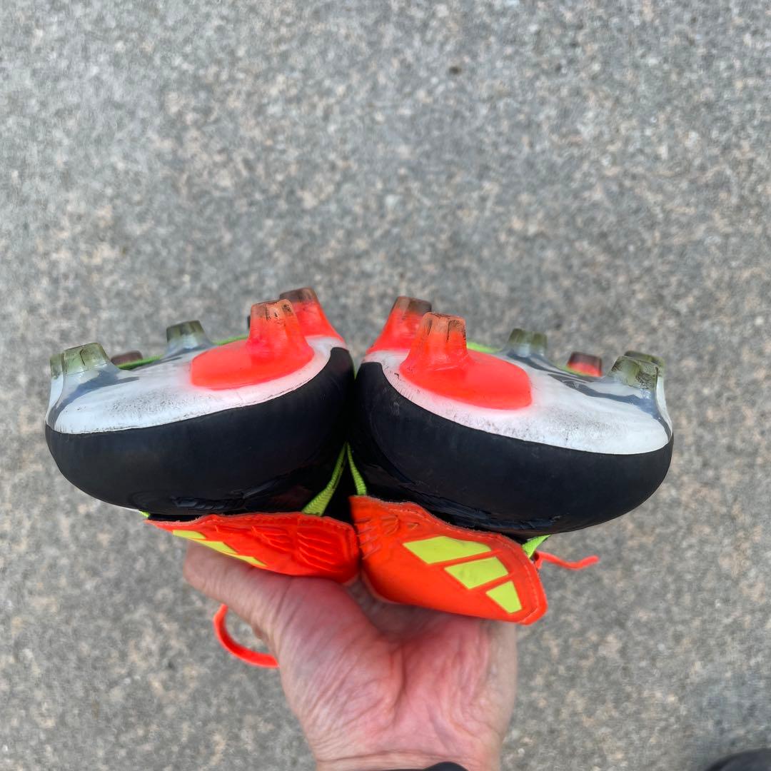 Adidas Predator FG サッカーシューズ　天然芝 プレデター