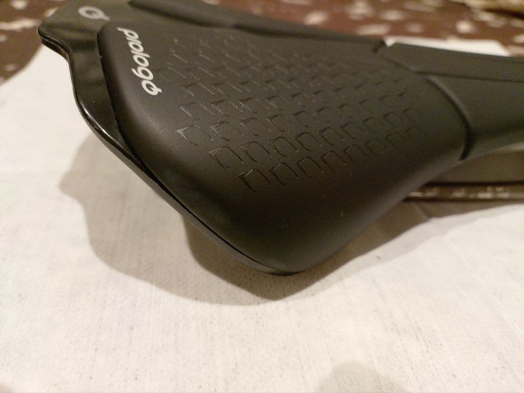 Prologo Scratch M5 サドル TiroXレール 中古 使用少なめ