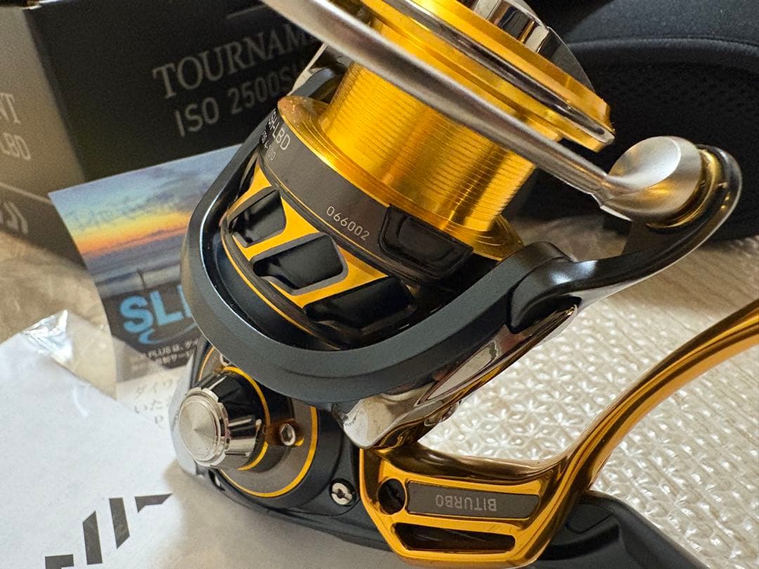 リール DAIWA 18 TOURNAMENT ISO 2500SH-LBD
