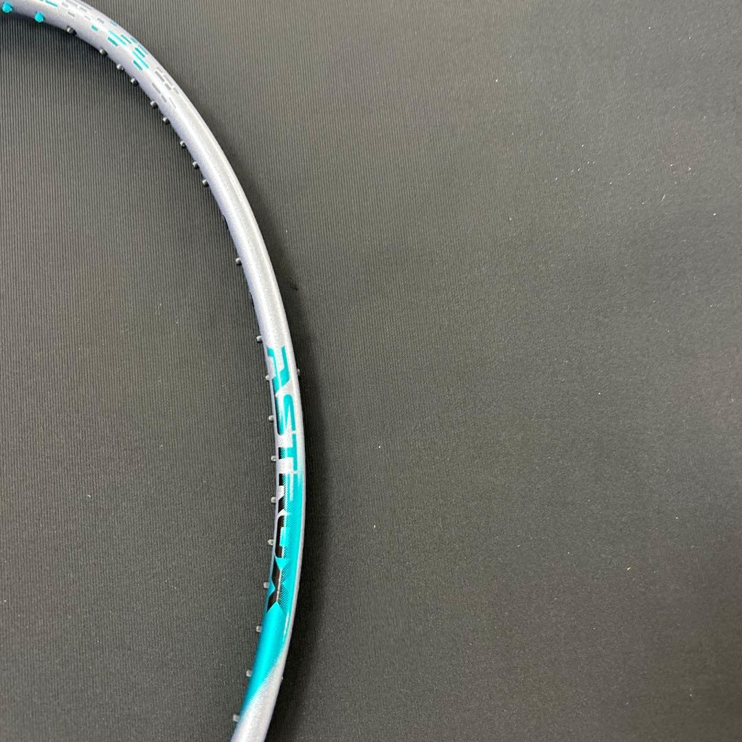 4ug5 アストロクス88Dプロ　新品未使用　ヨネックス　バドミントン