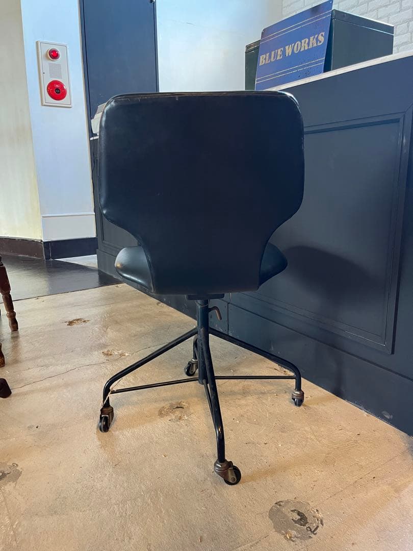 秋田木工デザイナーチェア