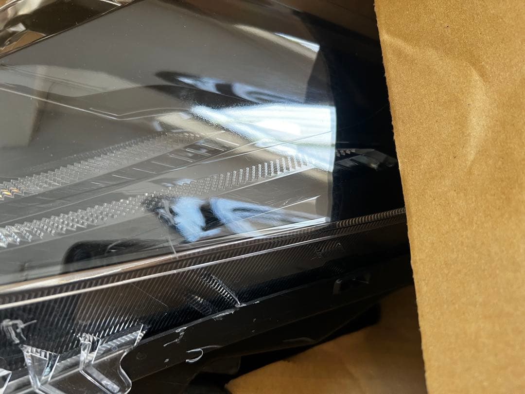 トヨタ　30アルファード　後期　3眼ヘッドライト　左