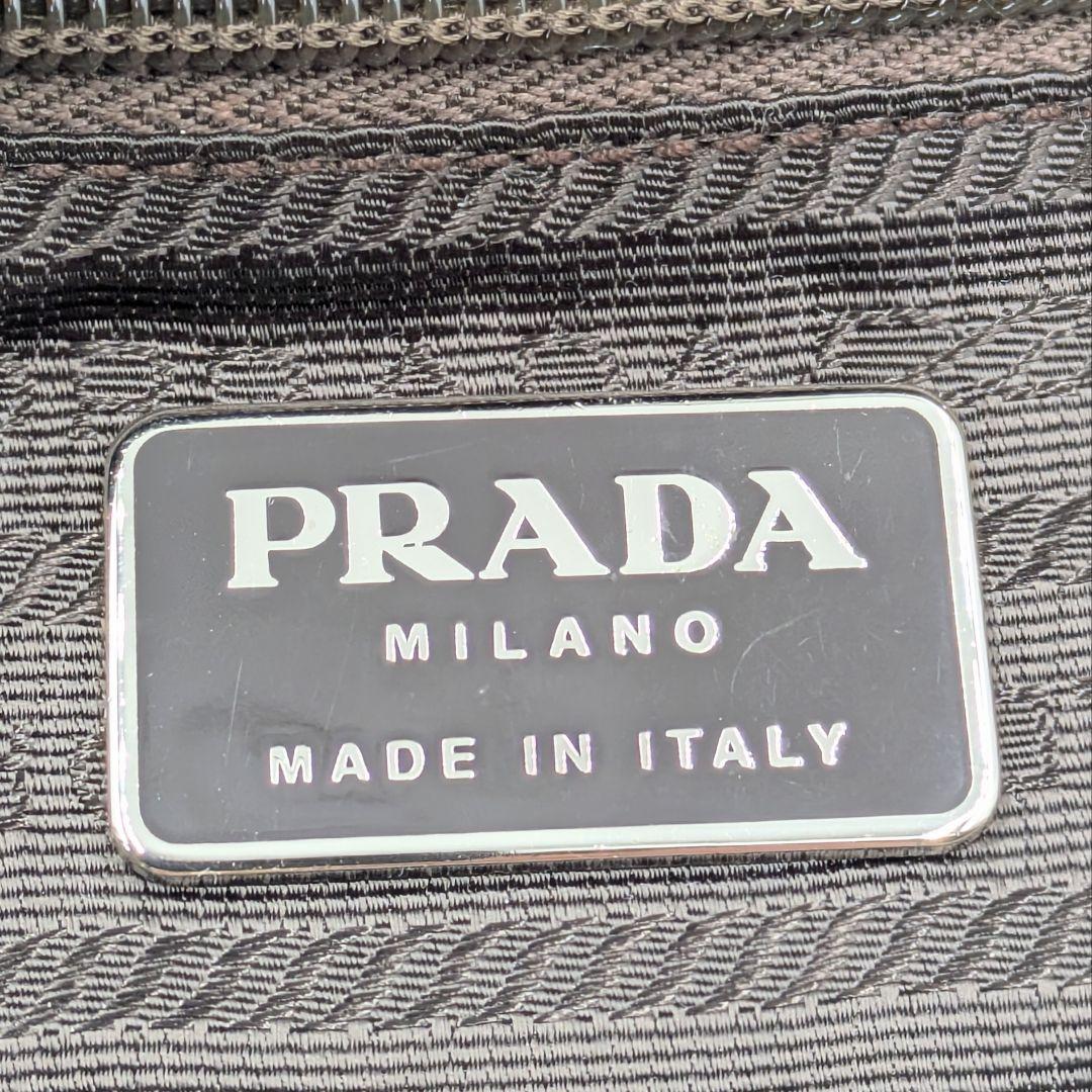 PRAD 三角ロゴ ワンショルダーバック テスートナイロン