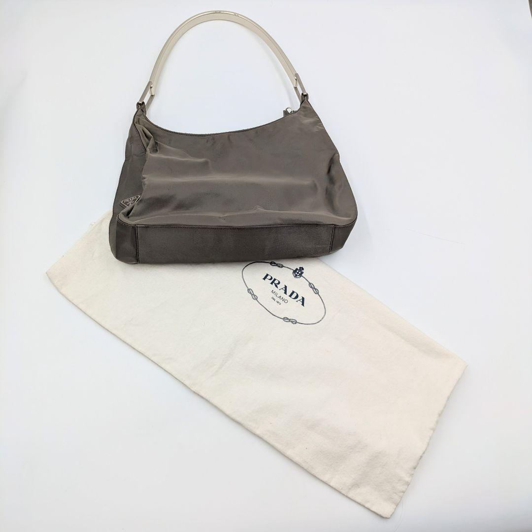 PRAD 三角ロゴ ワンショルダーバック テスートナイロン