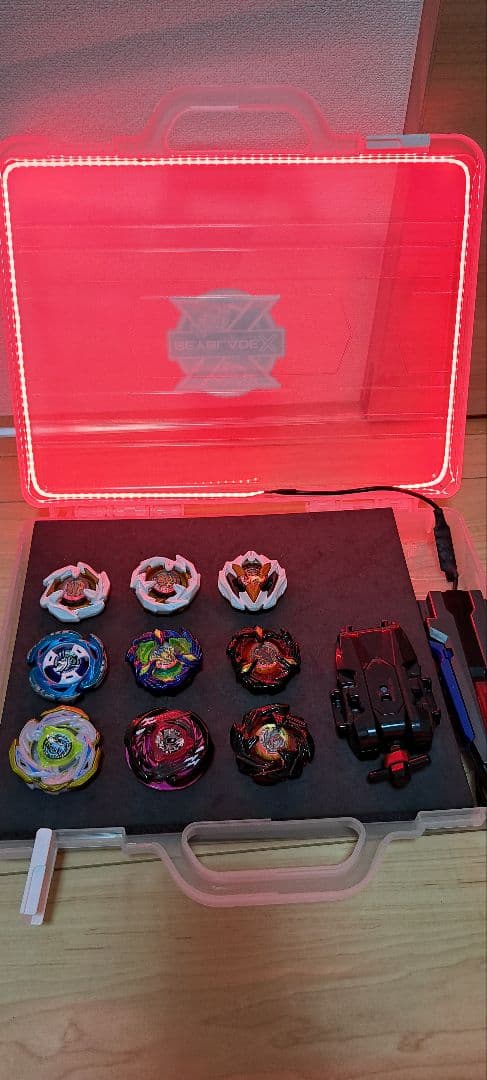 ト*照様 ベイブレードX・16色LED付きケース