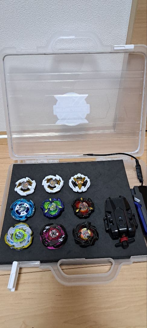 ト*照様 ベイブレードX・16色LED付きケース