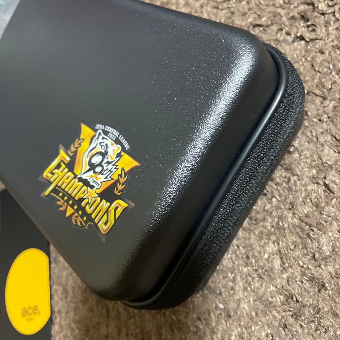 限定　阪神百貨店　リーグ優勝記念ポーチ 阪神タイガース リーグ優勝記念ロゴ入り