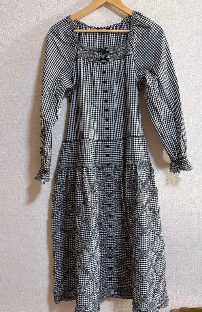 新品未使用　2025年製　PINK HOUSE ギンガムチェックミディワンピース
