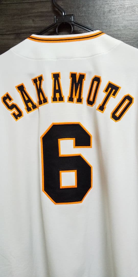 UNDER ARMOUR　LGサイズ　巨人　坂本勇人選手　ユニフォーム