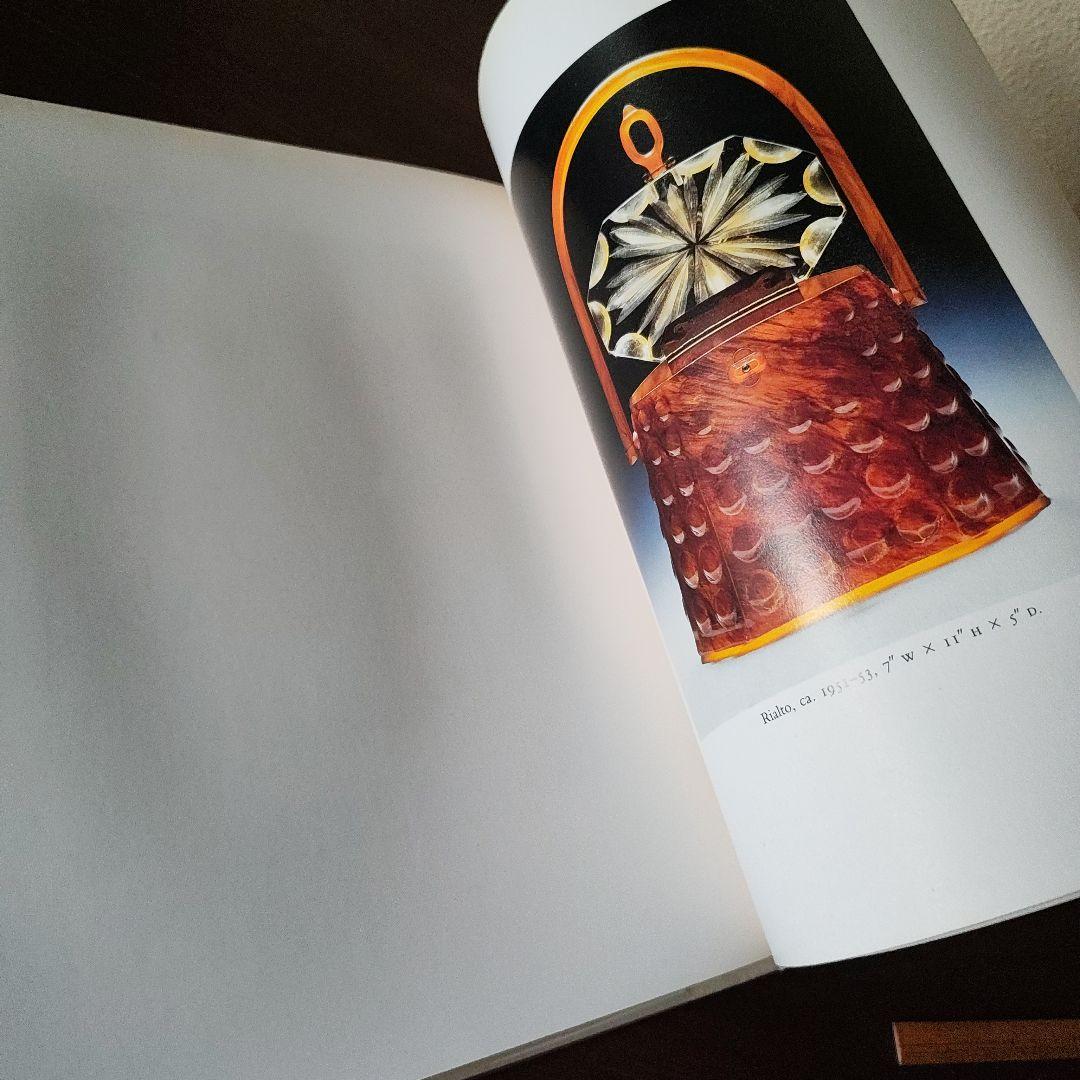 A Certain Style: プラスチックハンドバッグ 洋書