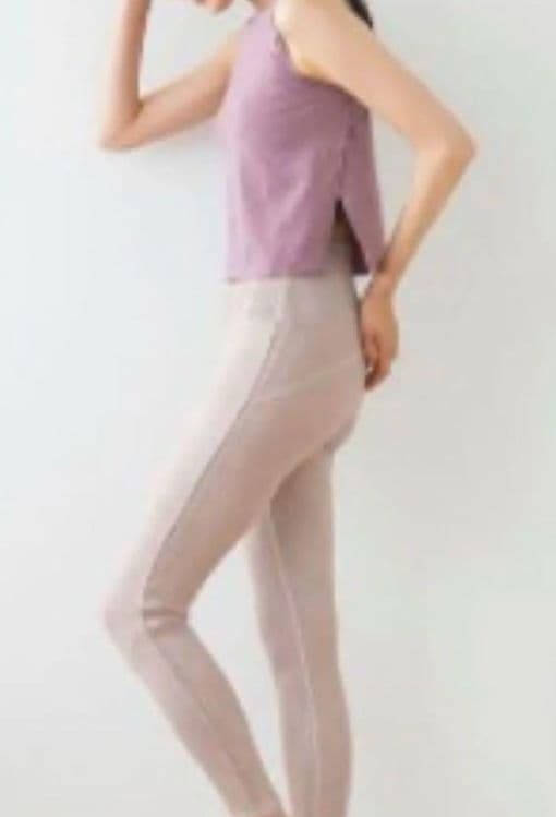 スカーラSUKALA　エンボスブラトップ・エンボスレギンス　上下セットアップ