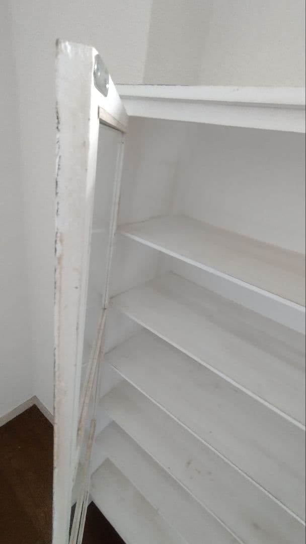 ホワイト木製キャビネット ガラス扉 6棚